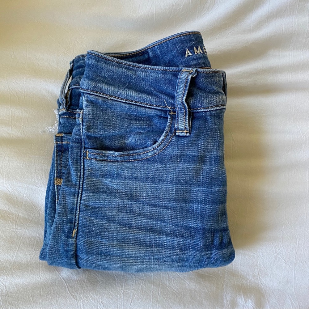 ripped american eagle skinny jeans